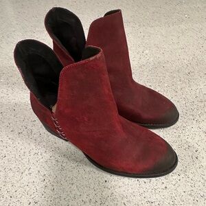 Musse & Cloud Musse Cloud Aster Women's Red Suede Ankle Boots 38